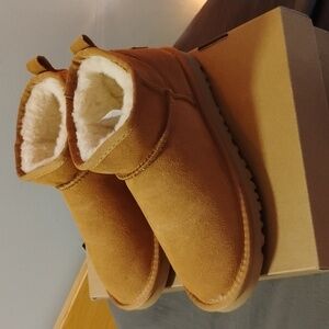 UGG classic mini